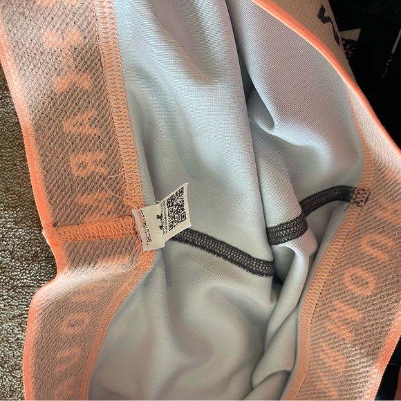 Under Armour Shorts - Picture 3 of 3